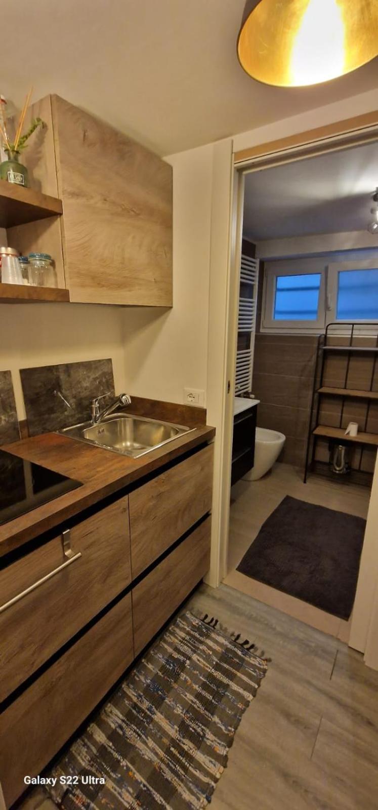 Double A Guest House เมสเตร ภายนอก รูปภาพ